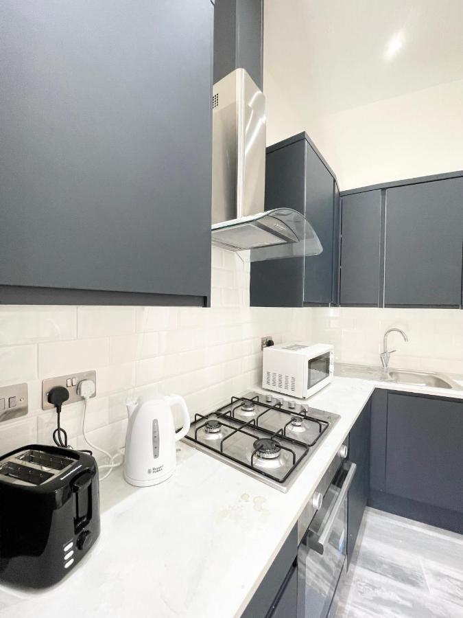 Lovely 4 Bed Apartment Perfect For Families! Лондон Екстер'єр фото